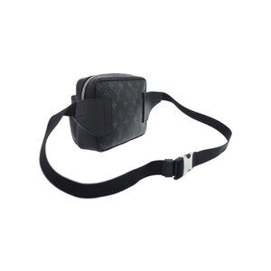 Louis Vuitton Leather Taiga Rama Outdoor Body Black Bag Bum